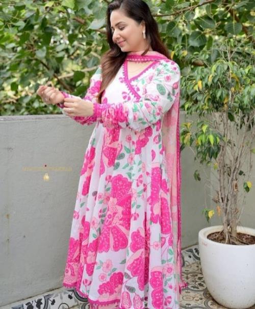 New Arrival: Cotton Print A-Line Kurti with Pant & Malmal Dupatta – Elegant White Tonal Lace Design.
