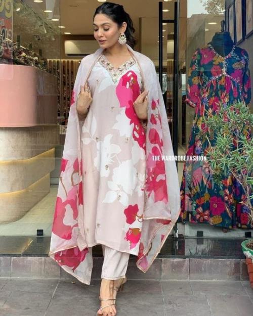Beautiful Heavy Quality Muslin Silk Kurti Pant Dupatta Set with Embroidery & Sequins Work – Soft Tou