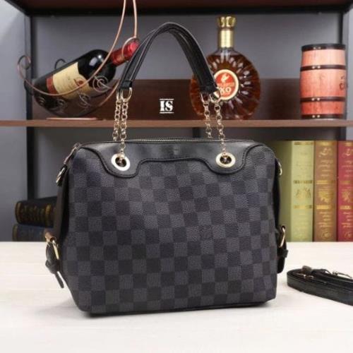 LOUIS VUITTON PREMIUM BAG.