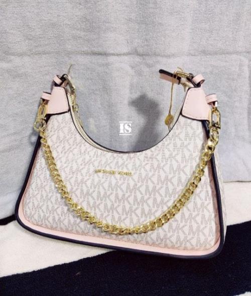 MICHEAL KORS PREMIUM PURSE.