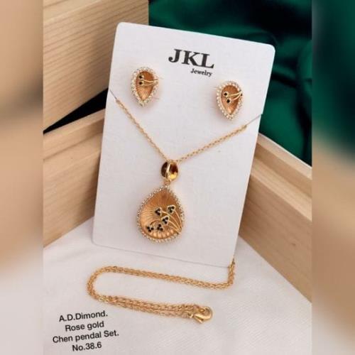 Rose Gold Antique Pendal Butti Set.