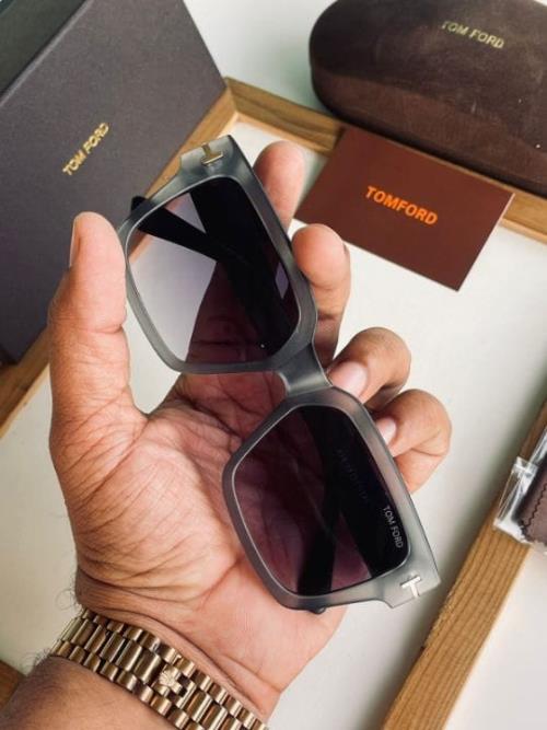 TOM FORD SUNGLASSESS