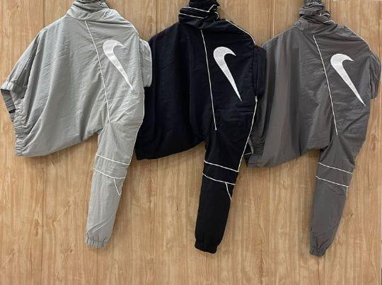 Inspired by NIKE WINDCHASTER JACKET.