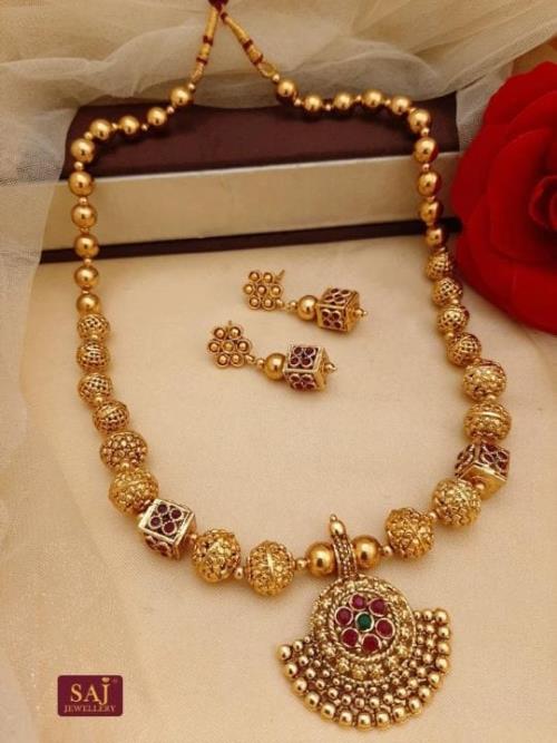 Premium Quality Golden Jewellery Set .