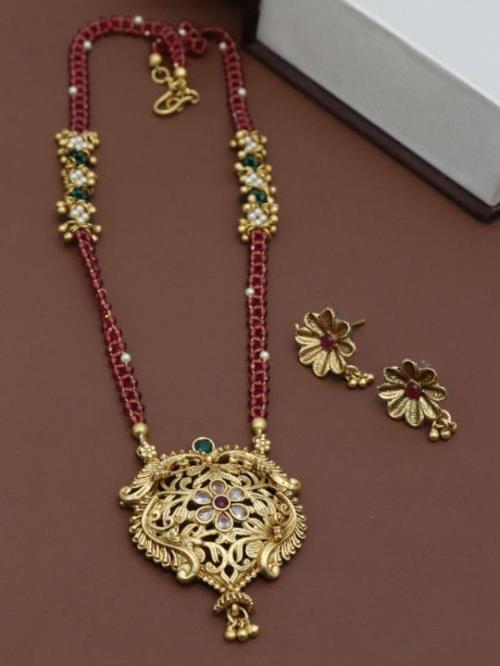 Premium Designer Neckless Set.