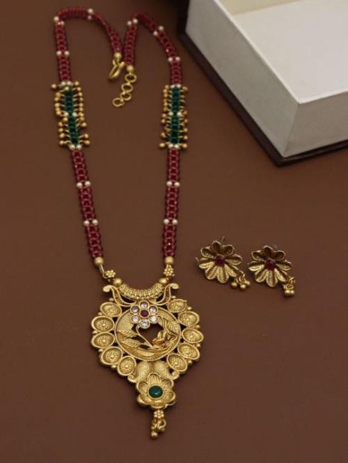 Premium Designer Neckless Set.