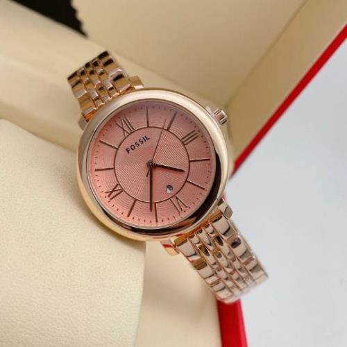 Fossil Women's Watch: Timeless Elegance with Date Functionality.