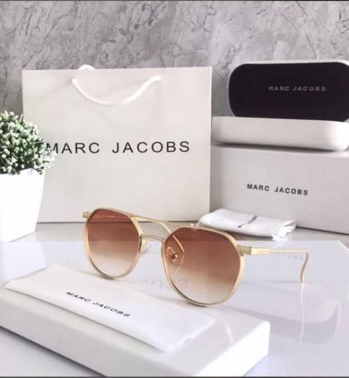 MARC JACOBS.