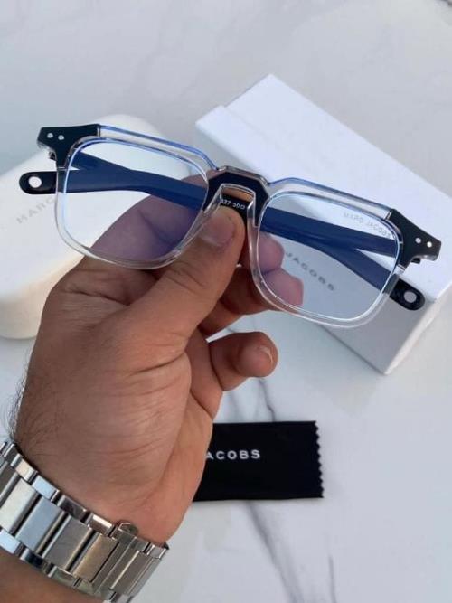 MARC JACOBS .