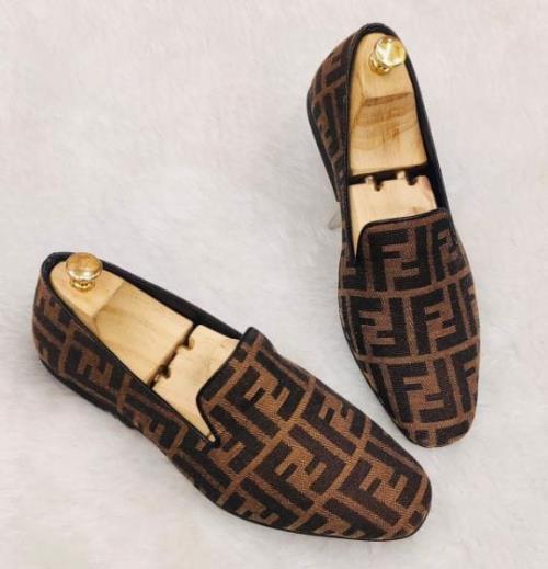 FENDI LOAFER.