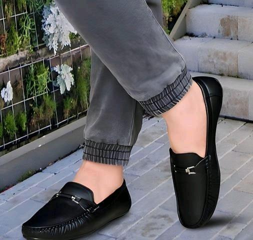 NEW TRENDY BLACK LOAFER.