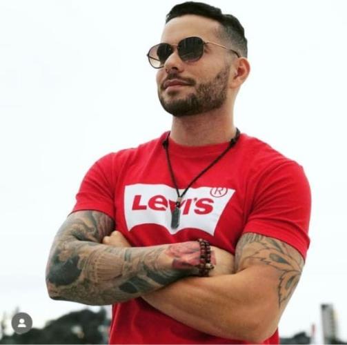 VERY PREMIUM COTTON ROUND NECK T SHIRTS.