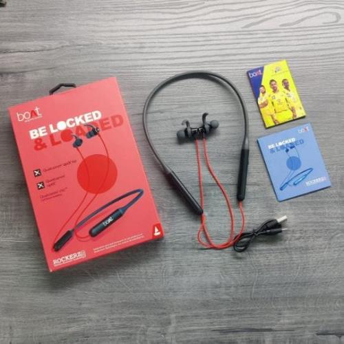 NEW  BOAT  335 NECKBAND   WITH  TYPE  C CHARGING  CABLE.