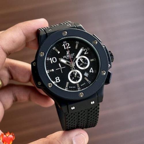 Hublot Big Bang 5 Hand Chronograph Watch: Elevate Your Style with Luxury and Precision .