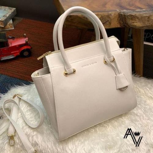 CHARLES & KEITH .