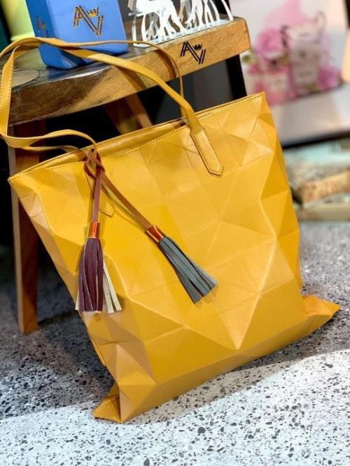 Baobao Tote Bag With Zip On The Top.