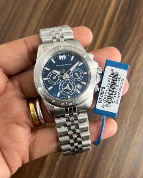 inspired by The Technomarine Manta Ray series watch .