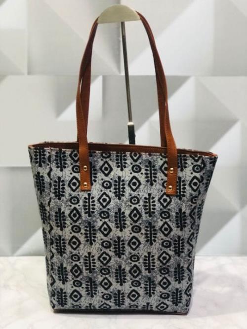The IKAT Bag has 2 zipper compartment .