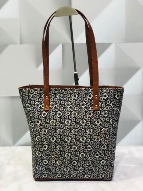 The IKAT Bag has 2 zipper compartment .