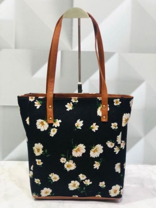 The IKAT Bag has 2 zipper compartment .