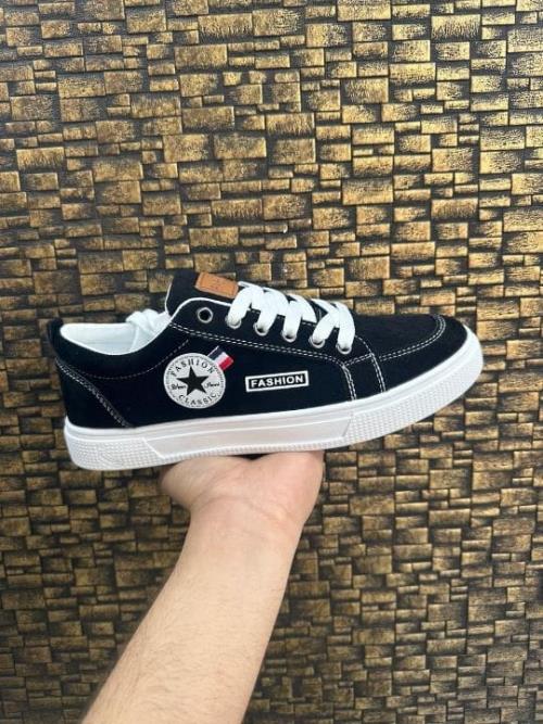  IMPORTED CANVAS CASUAL SHOE.