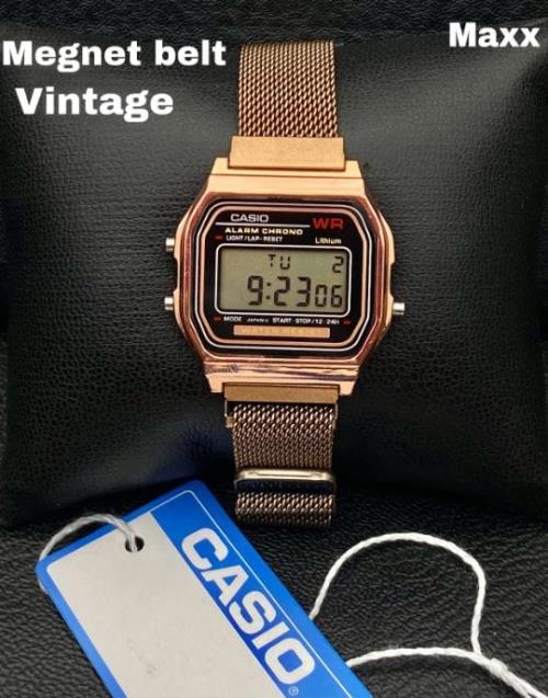 Vintage-Inspired Casio Style Watch with Magnetic Mesh Strap – Retro Classic Design for Men and Women