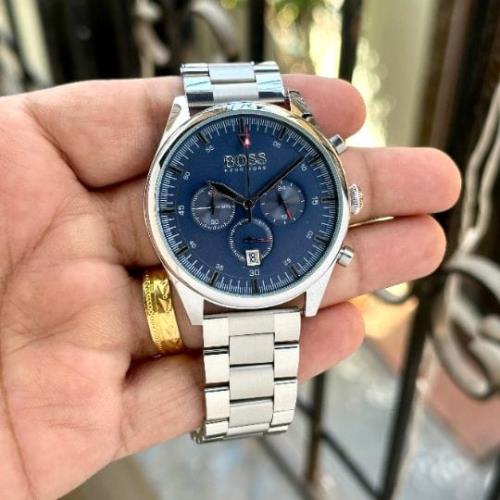 Hugo Boss Pioneer 1513867 Premium Watch.