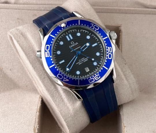 OMEGA SEAMASTER AUTOMATIC SAPPHIRE MENS WATCH  .
