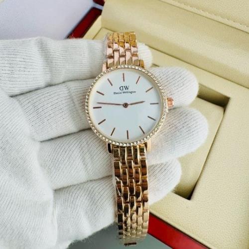 Daniel Wellington Petite Lumine - Women's Silver Mesh Bracelet Watch with Crystal Bezel.