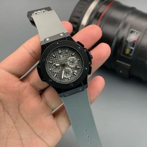 Hublot Big bang With Grey Strap Best finishing Body&Case .