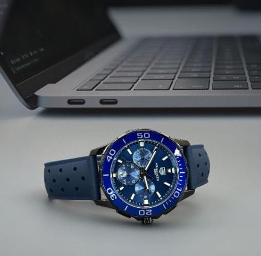 Tag heuer Aquaracer Chrono with Rotating Bezel .