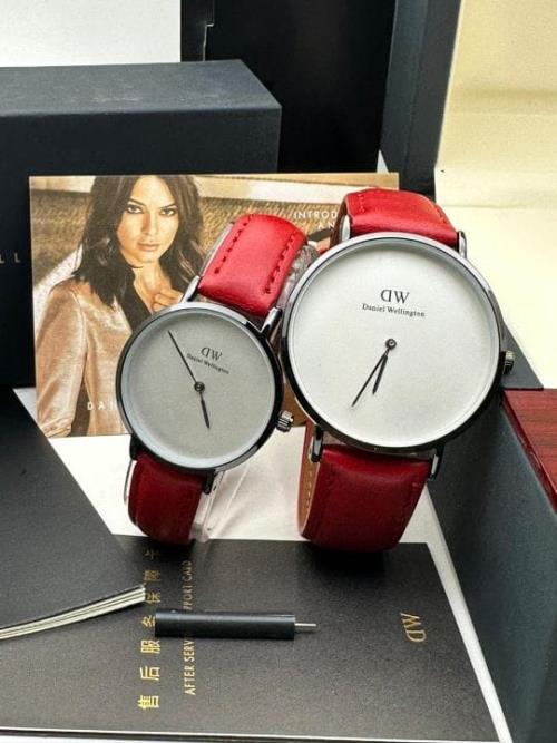 DW COUPLE WATCH SET.
