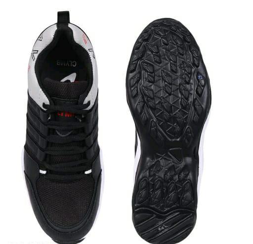 RELAXED GRACEFUL MEN SPORTS SHOES  .